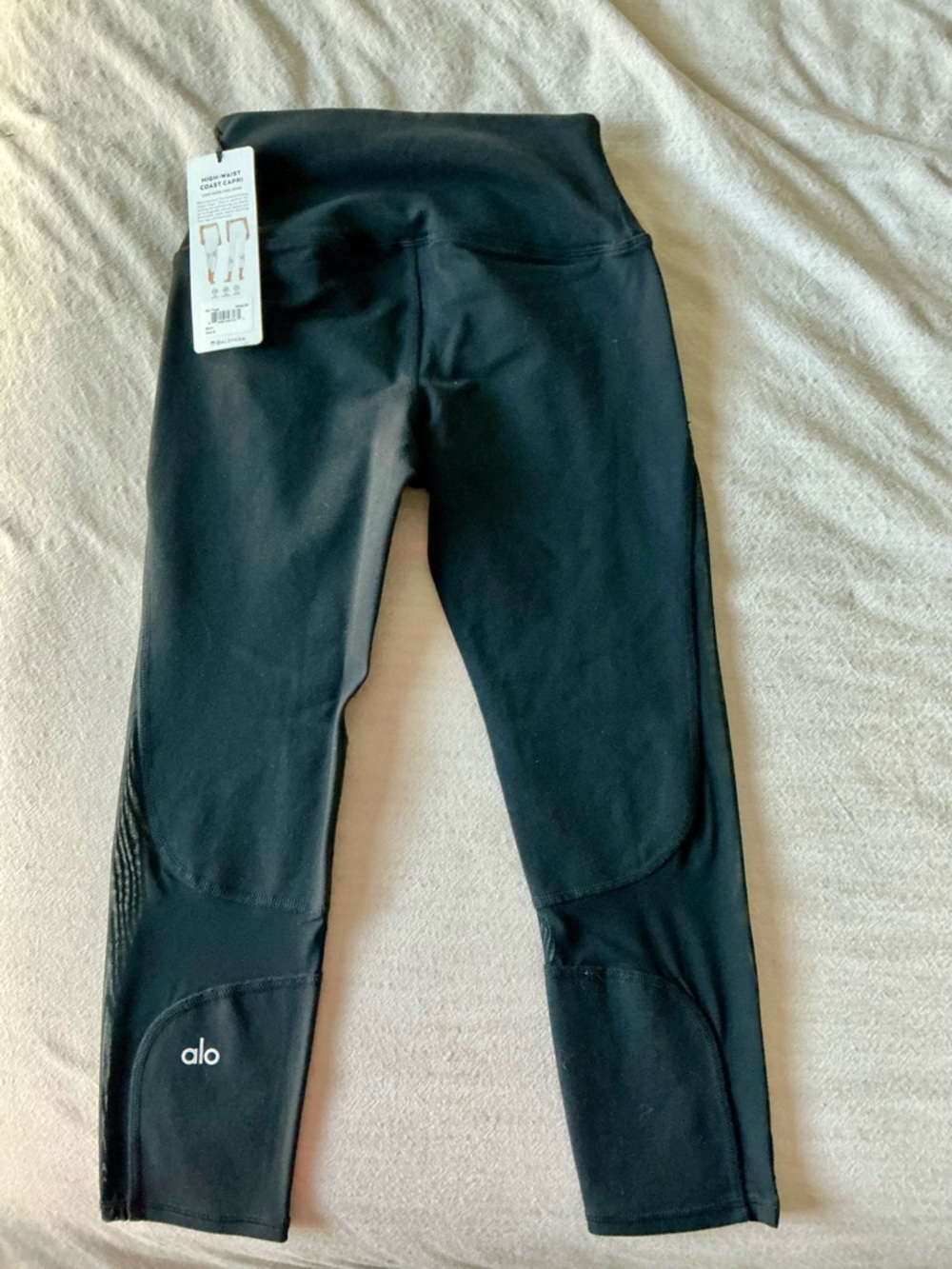 ALO Yoga High-Waist Coast Capri
